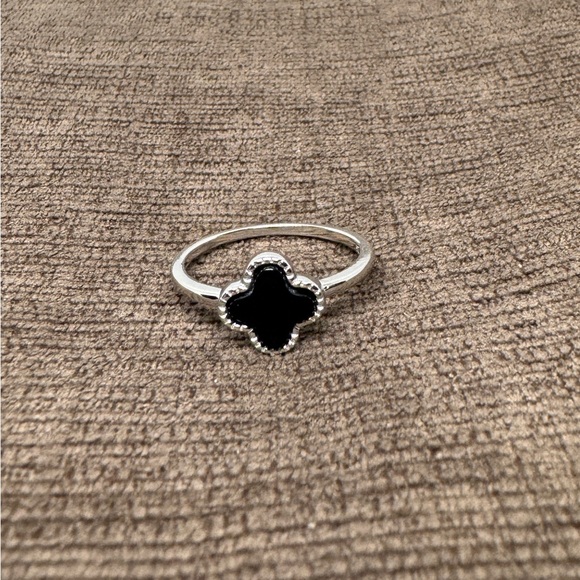 Sterling silverr 4 leaf clover ring - Picture 4 of 9